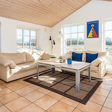 Spacious Retreat With - By Traum * Øby
