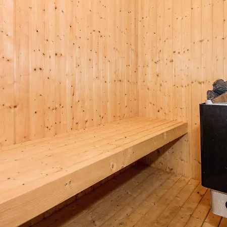 Spacious Retreat With - By Traum *